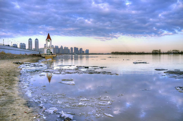 松花江支流呈現(xiàn)水質(zhì)下降溶解氧降低不適合養(yǎng)魚(圖1)